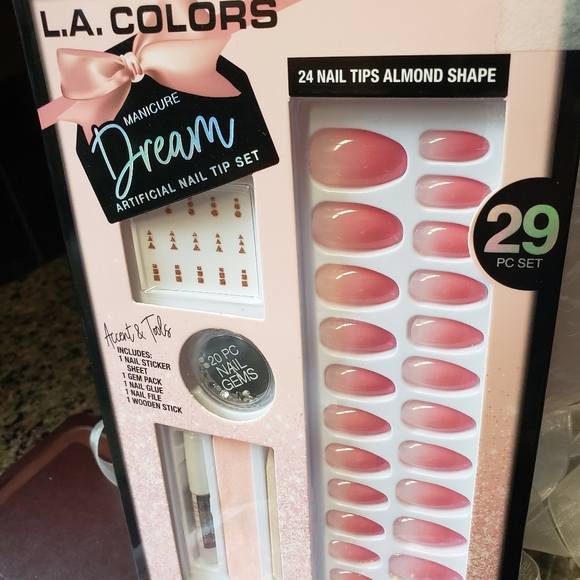 L.A. Colors Dream Artificial Manicure Nail 29 piece Set with Gems Pink & White - Picture 4 of 11